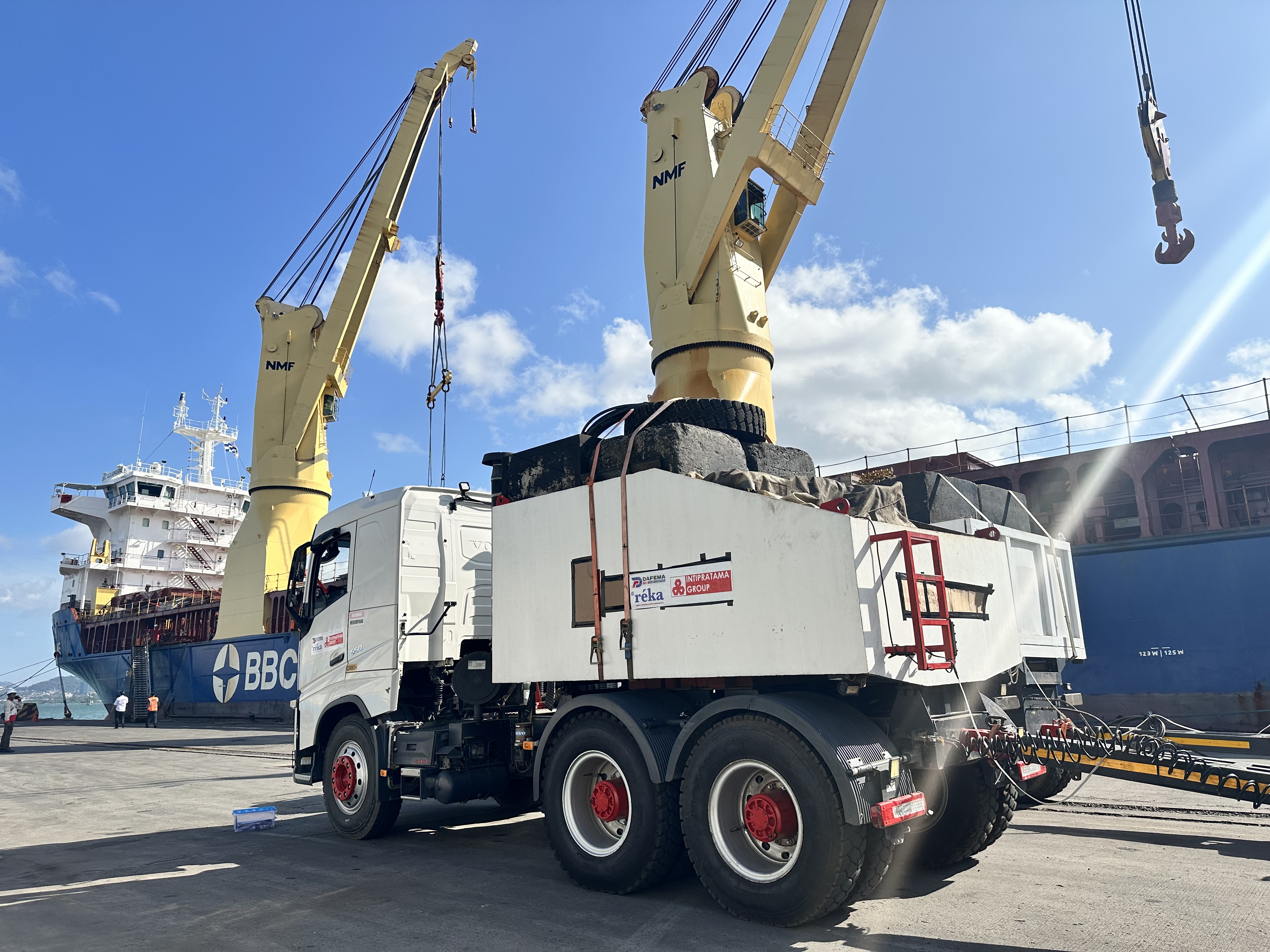Dafema land transport truck fleet